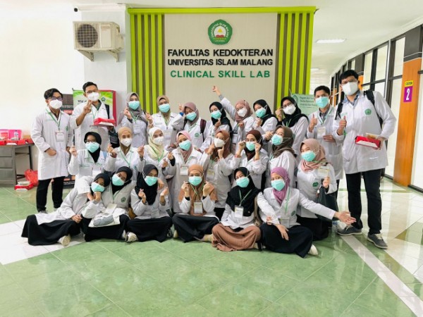 Laporan Evaluasi Kurikulum Fakultas Kedokteran: Membangun Keunggulan Pendidikan Medis