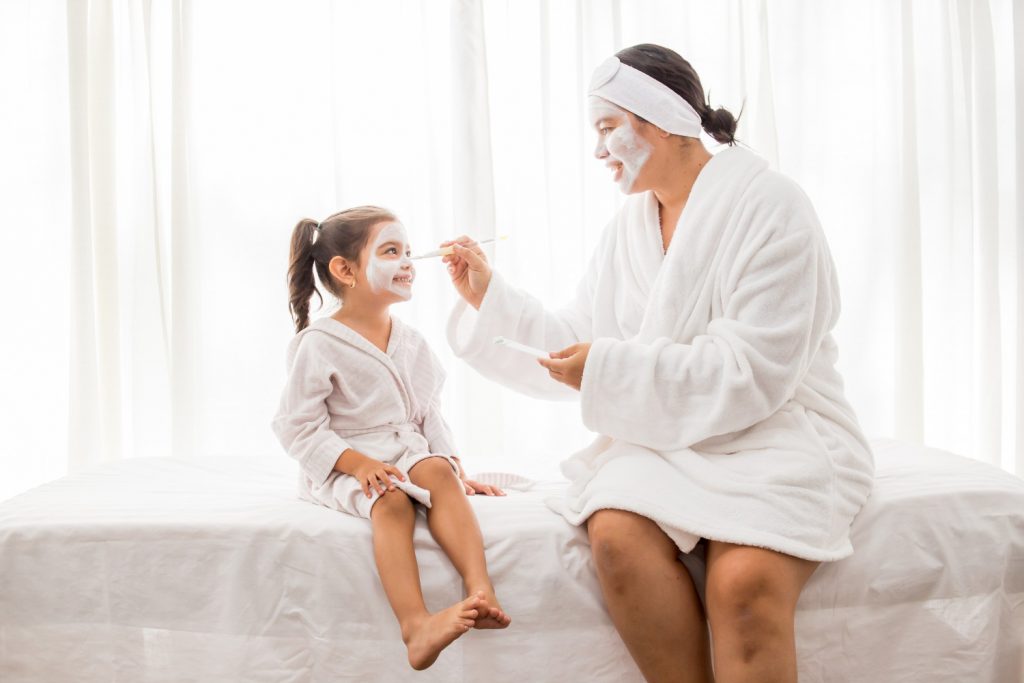 Skincare Anak: Menjaga Kulit Si Kecil dengan Aman